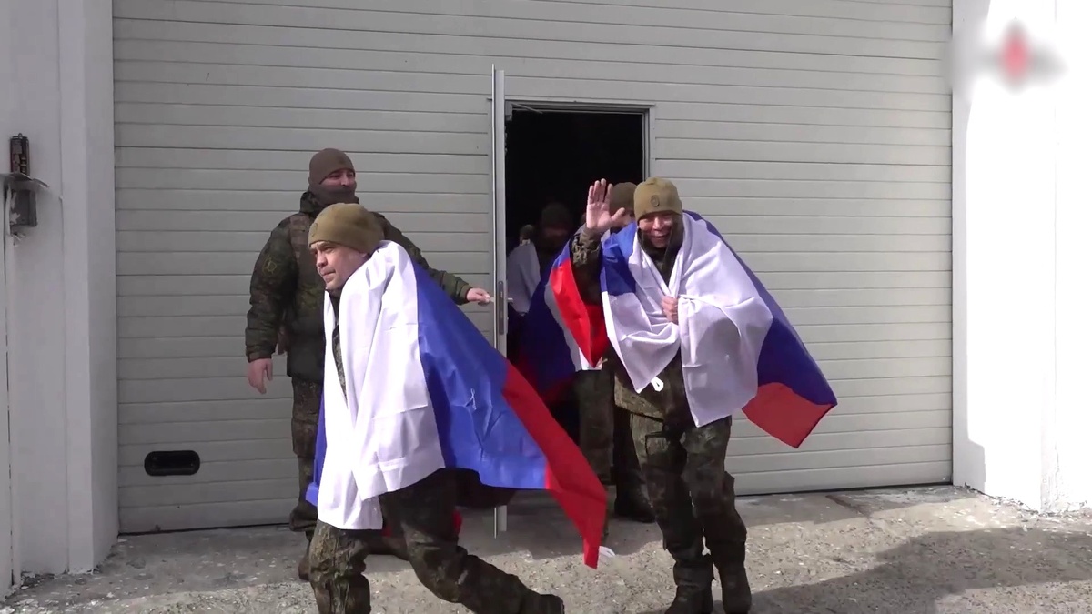    Югорчане вернулись из украинского плена