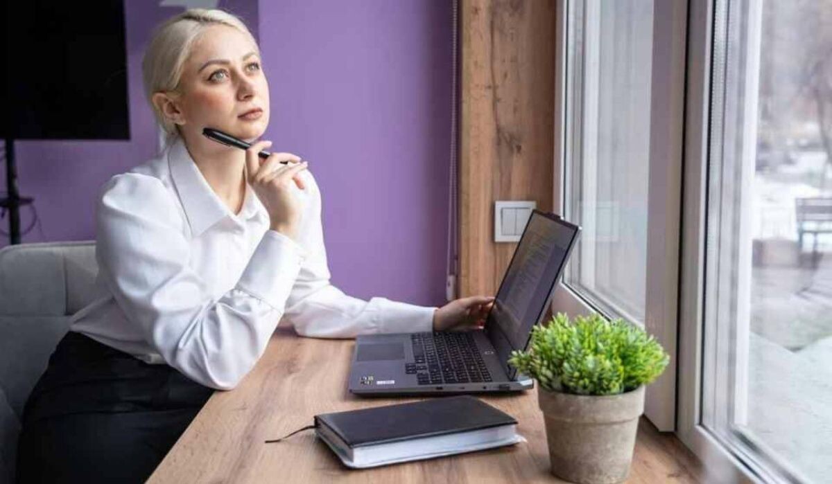     Женщина на работе. Источник: ufa.kp.ru Автор фото: Диана Иванова