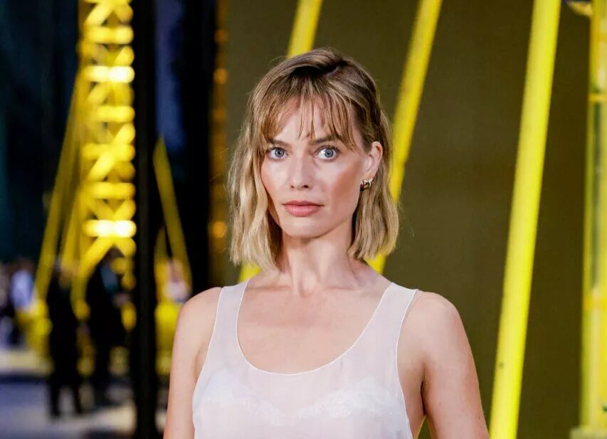    Марго Робби решилась на каре