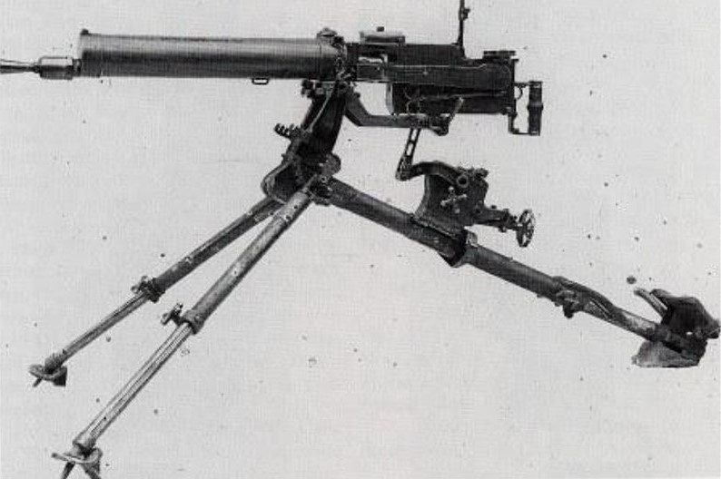 Пулемет МГ-16 на станке.
