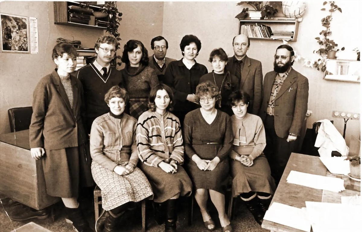 На фото наш дружный сектор отдела 160.
Я стою посередине.