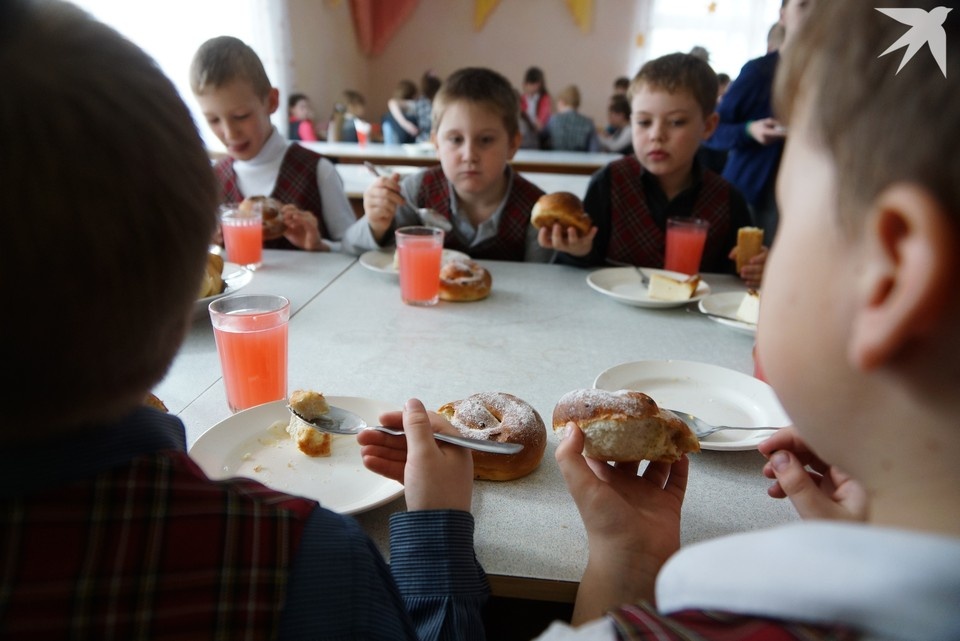    Бесплатное горячее питание в Мурманской области получает порядка 47.5 тысячи человек. Алексей БУЛАТОВ