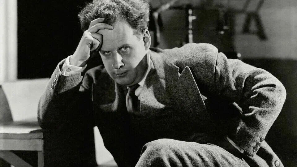 Сергей Михайлович Эйзенштейн — советский режиссёр театра и кино, художник, сценарист, теоретик искусства, педагог. Автор фундаментальных работ по теории кинематографа.