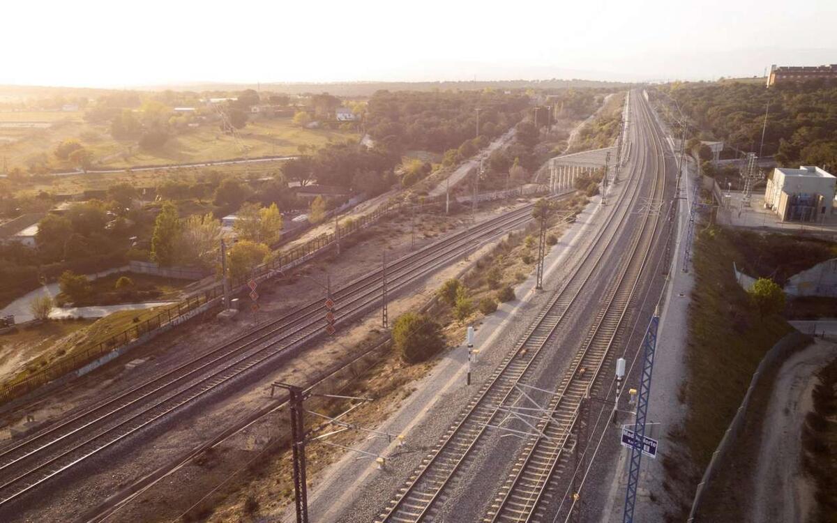    Линии судьбы: профильные ведомства так и не определились с маршрутом ВСМ «Москва – Адлер» Фото – ru.freepik.com