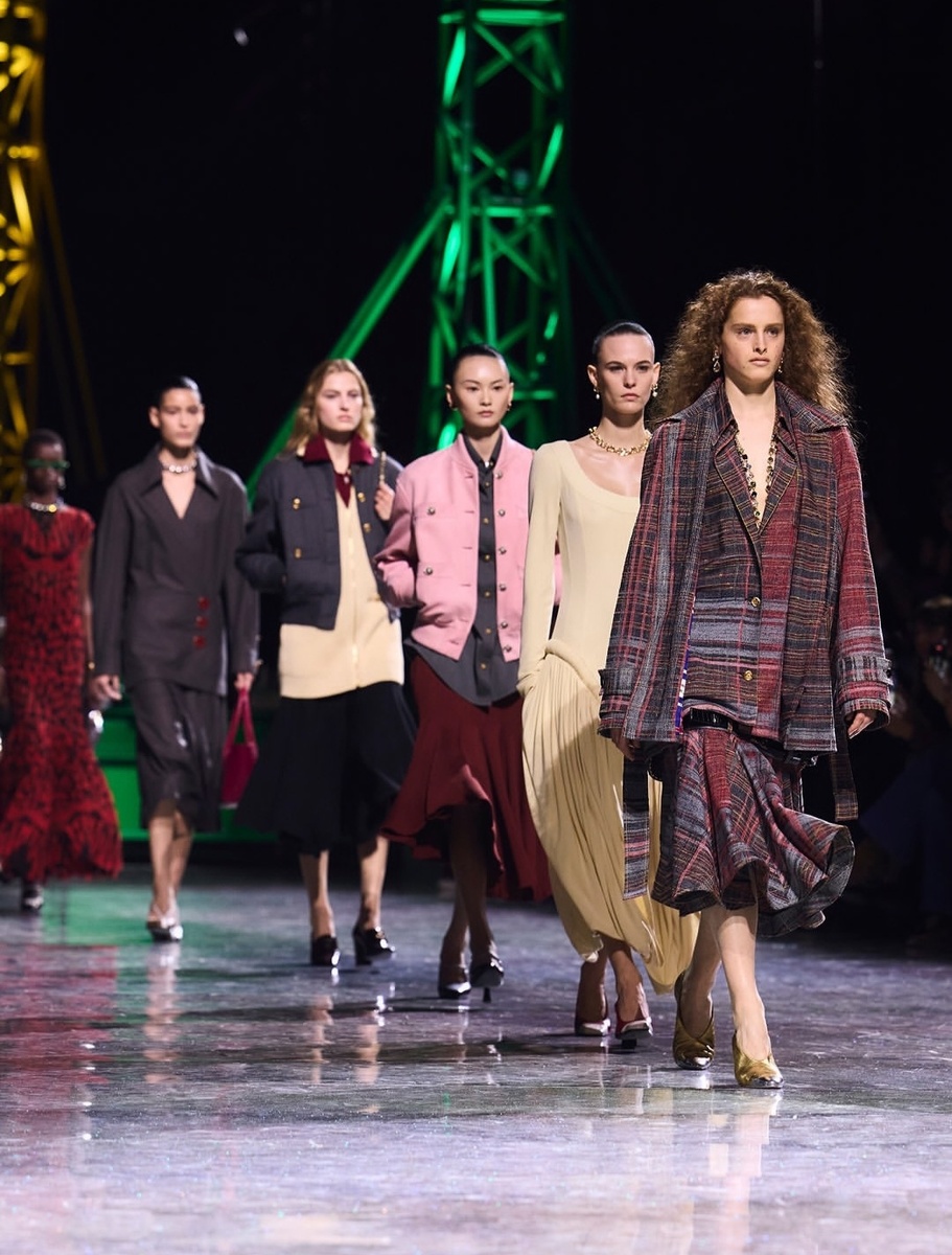 Кадр с показа Chanel Ready-to-Wear Fall-Winter 2026/27. Материал: Chanel.