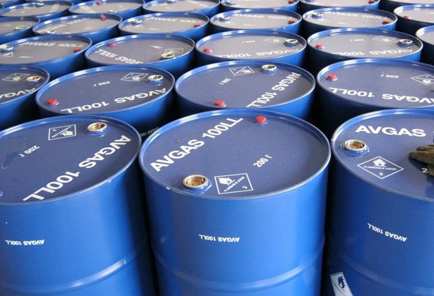 Бензин в бочках (фото из открытых исочников)