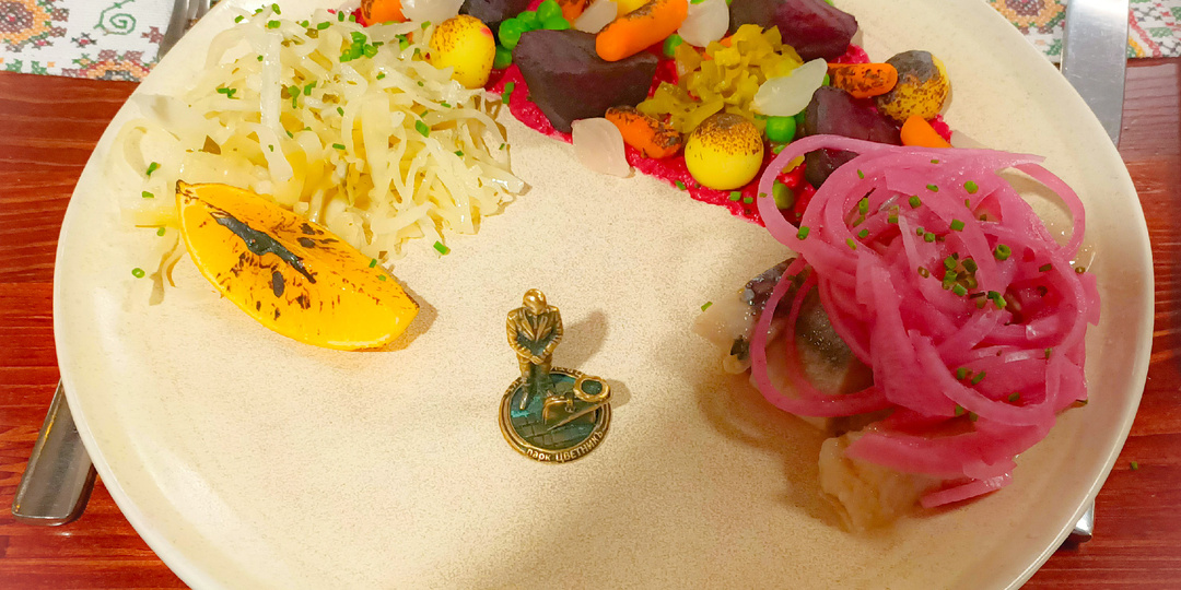 Скромная попойка под занавес предпраздничного шаббата в русско-сербском ресторане с еврейскими замашками