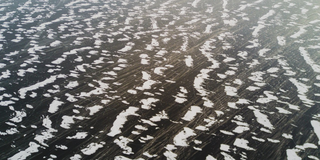 Спасатели эвакуировали семью с тремя детьми с острова на Тургояке