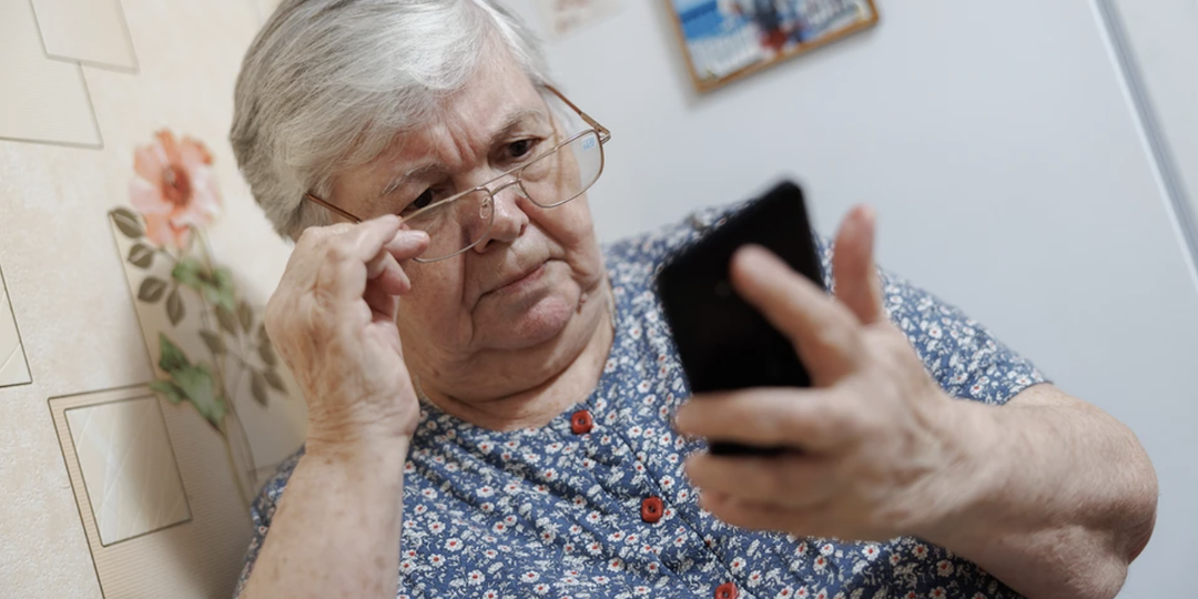 Почему пожилые чаще простужаются весной и как этого избежать без лекарственной перегрузки