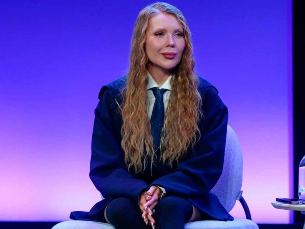     Карине Кросс сделали предложение