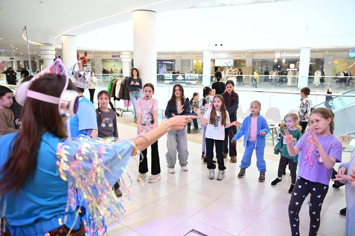 У меня всегда самый яркий ребенок - это чтобы было удобно следить 