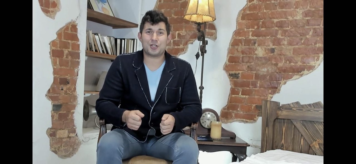    Фото: скриншот видео с официального YouTube-канала Бари Алибасова младшего