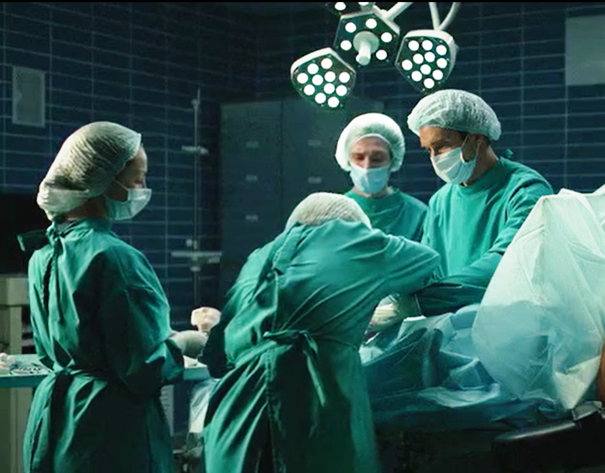 Кадр из сериала "Склиф".