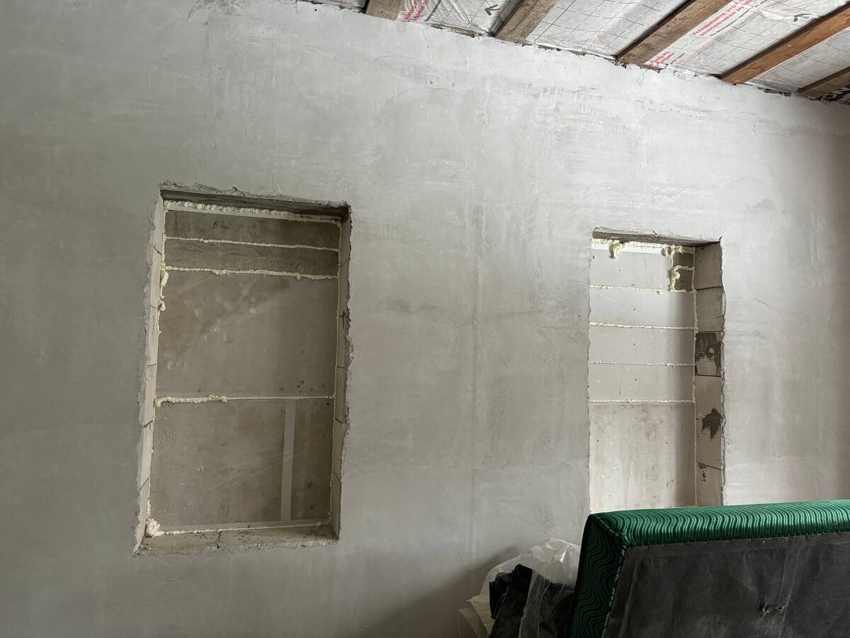  вот так были законсервированы проемы перед установкой окон