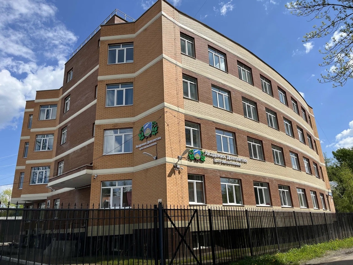 Здание пансионата сети «Академия Долголетия» в Лобне