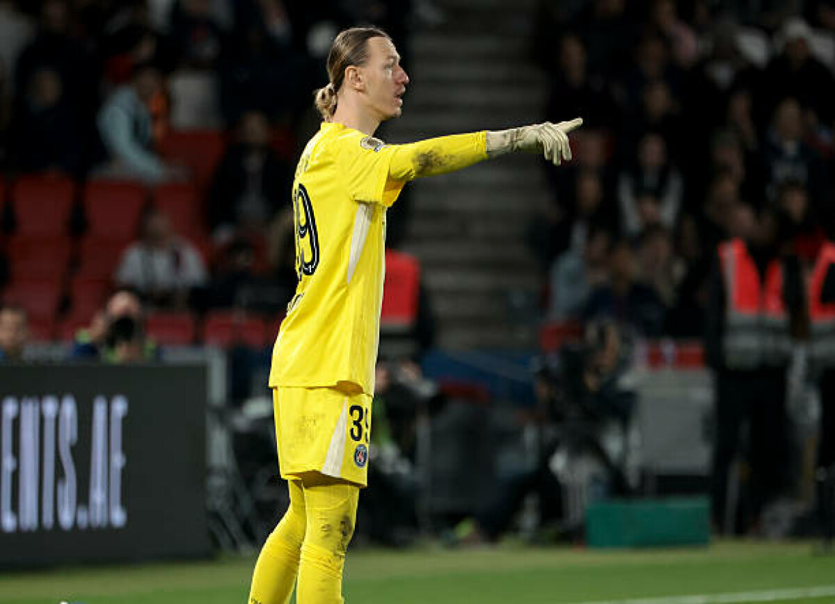     Фаны «ПСЖ» о статусе Сафонова перед игрой с «Челси»: должен остаться нашим первым номером