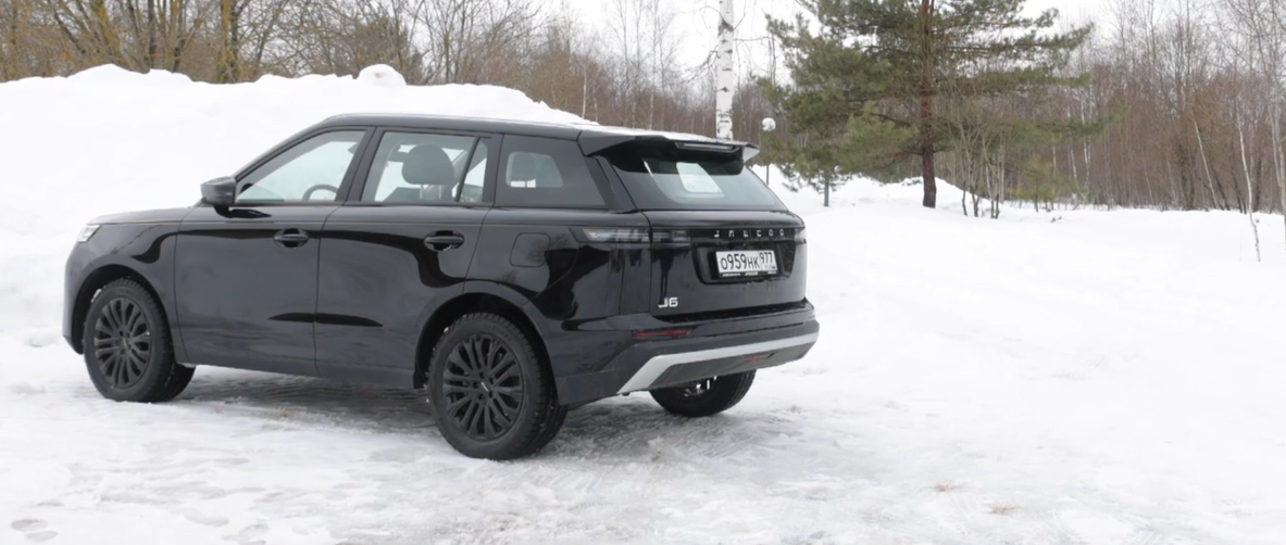 К осени обещают появление на рынке полноприводной версии кроссовера.