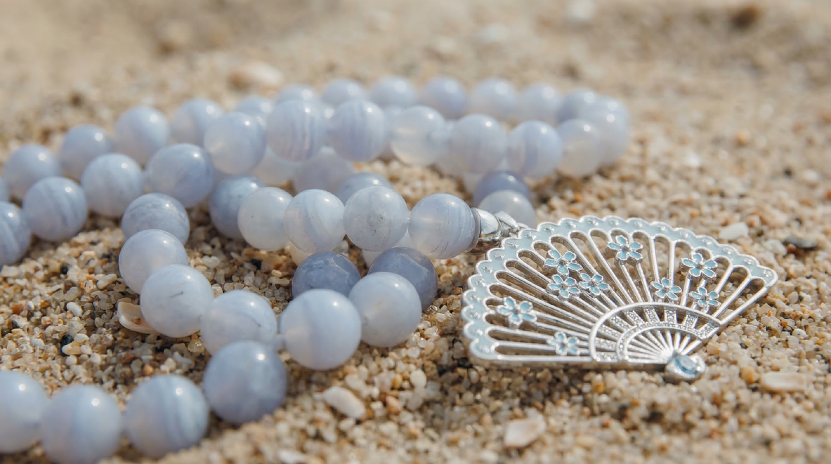 Бренд TRIORA, коллекция Япония: колье из голубого агата, дизайнерская брошь "Японский веер" и шелковый шарфик Твилли