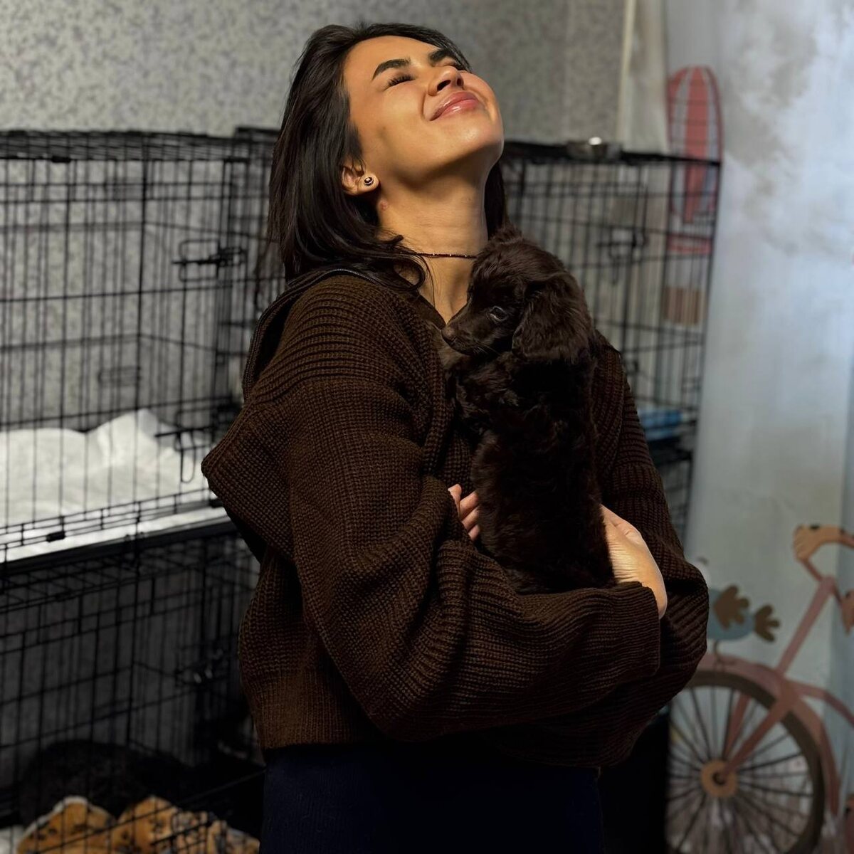 Солистка группы «СЕРЕБРО» забрала собаку из приюта Домик Мелкашей