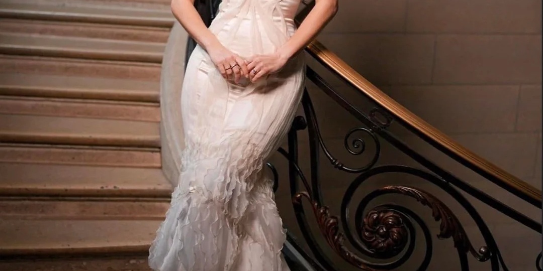 Барбара Палвин и Дилан Спраус посетили второй ежегодный гала-ужин в Лувре, приуроченный к началу Недели моды в Париже.