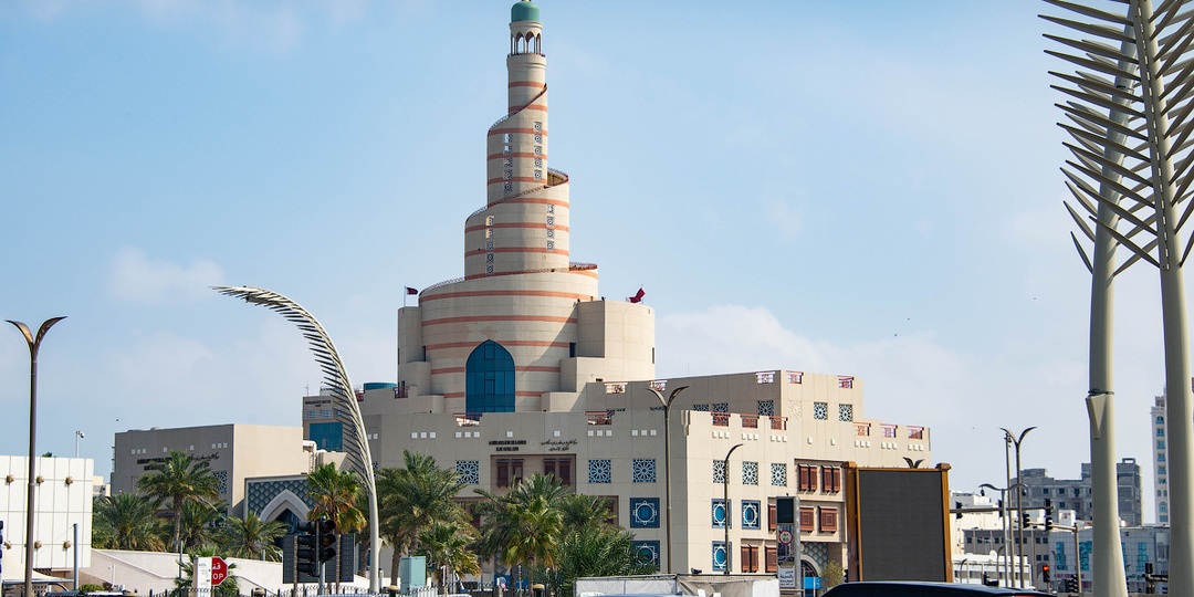 Пленники Катара: их отпуск не заканчивается. Кто за это заплатит?