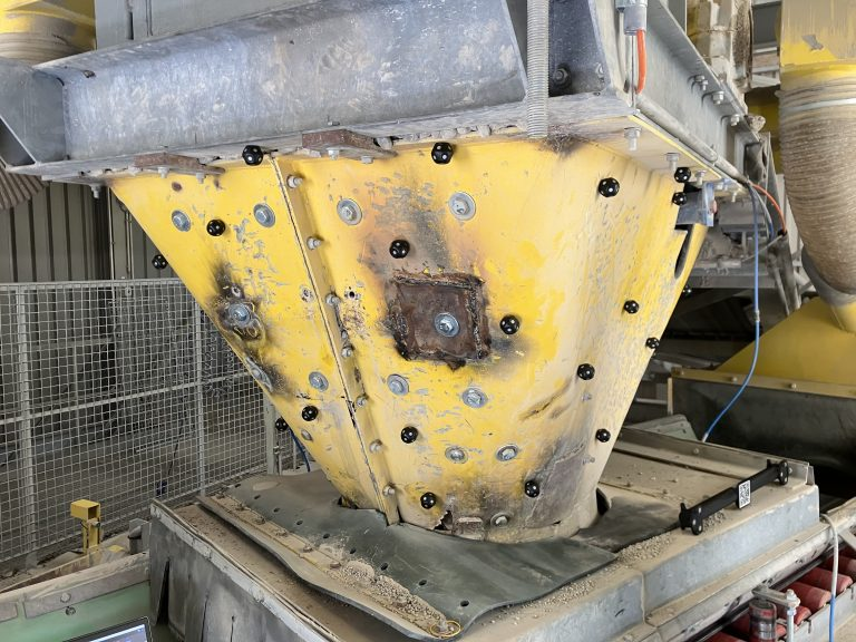 *Компания Eberhard Unternehmungen хотела выполнить 3D-измерения перегрузочной воронки.*