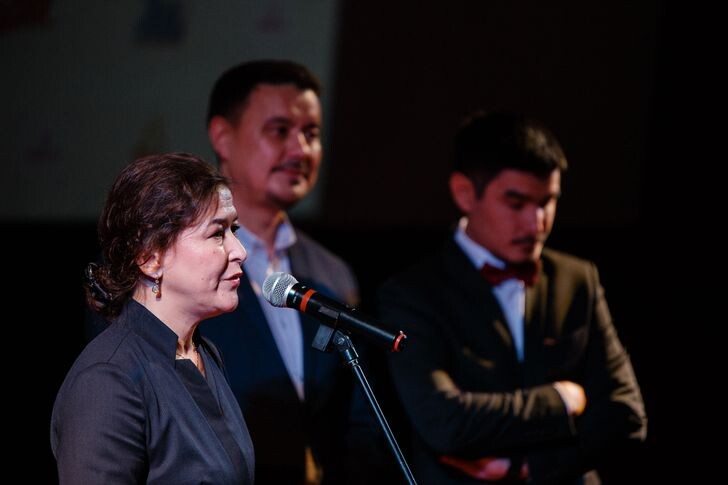    Слева Амина Шафикова, посередине Юнир Аминев. Фото: Фонд Мустая Карима