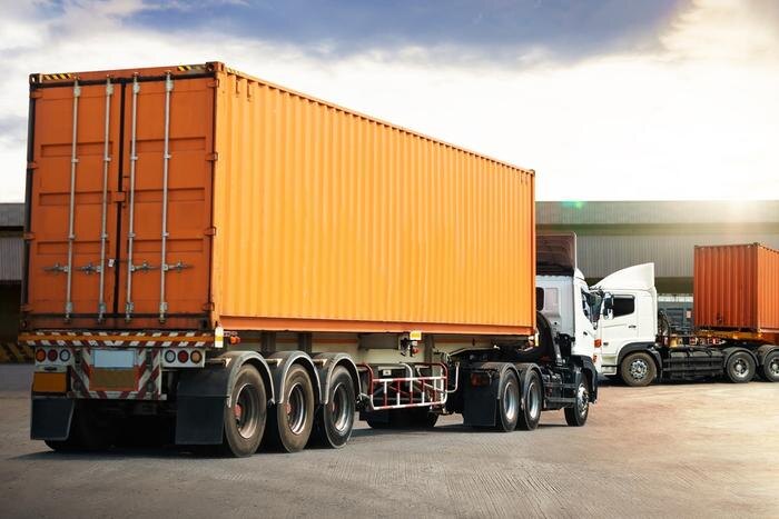 Обложка © Shutterstock / FOTODOM / Siwakorn1933