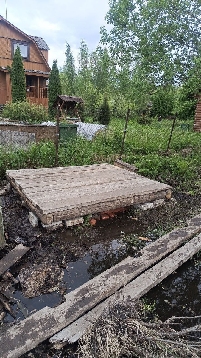 первый этап строительства и потоп от дождей на участке