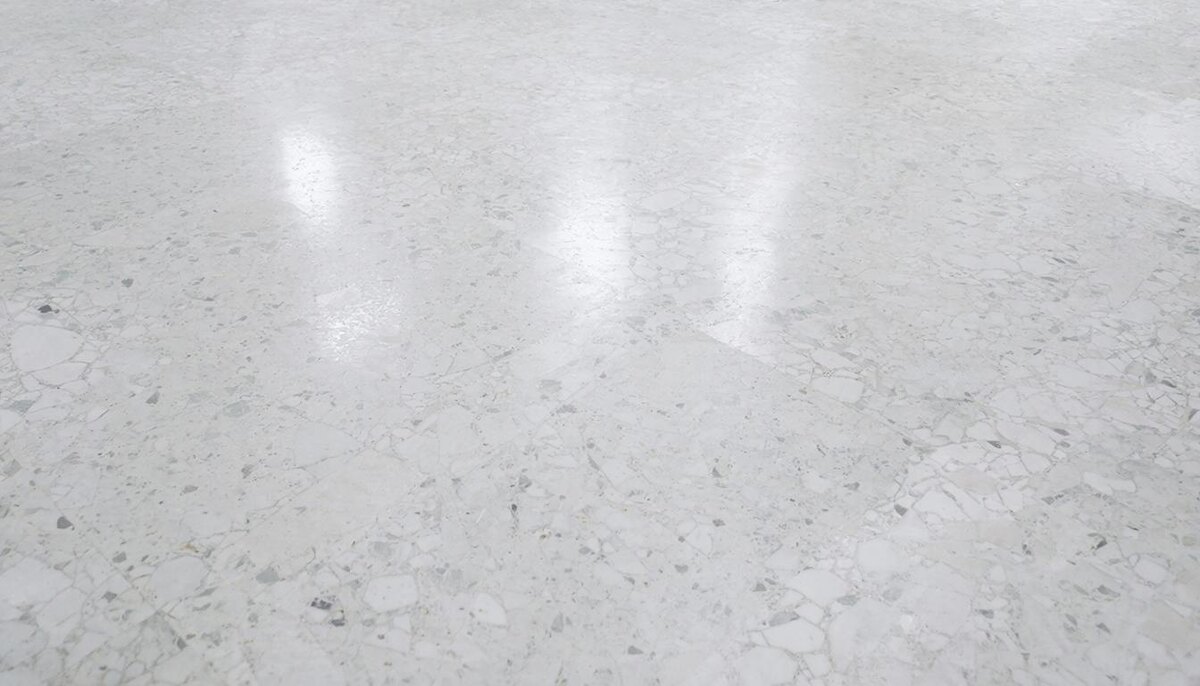 Прекрнасные заливные полы с добавлением мраморной крошки