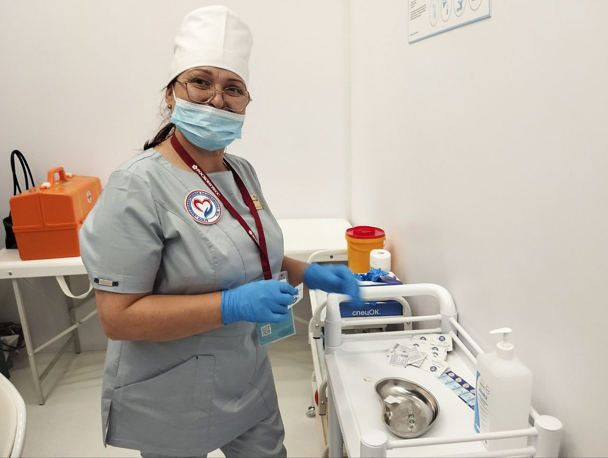 Медиков переоденут в разноцветную форму.  Фото: Фото: ФедералПресс / Наталия Лебедева