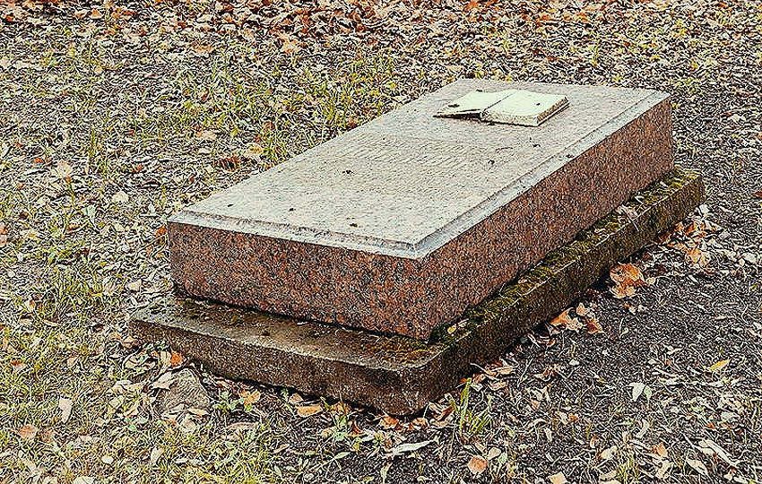 "Литераторские мостки" на Волковском кладбище в Санкт-Петербурге. Могилы самых извес тных русских литераторов. Часть 7