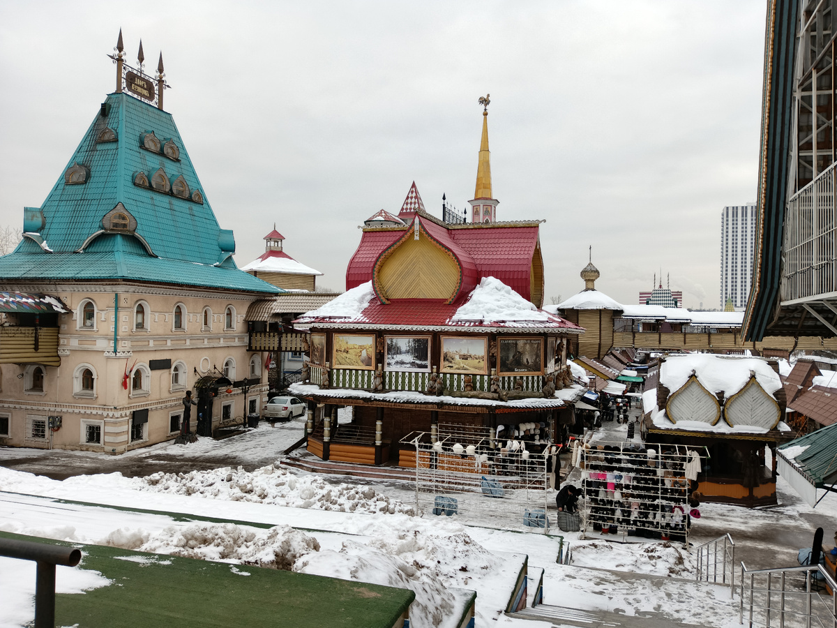 Измайловский кремль, вид на рынок изнутри.