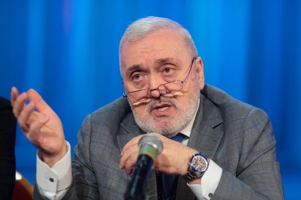    Бывшего первого заместителя министра обороны РФ Руслана Цаликова поместили под домашний арест по состоянию здоровья. Агентство городских новостей МОСКВА