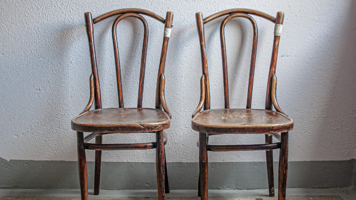 Пара венских стульев до реставрации