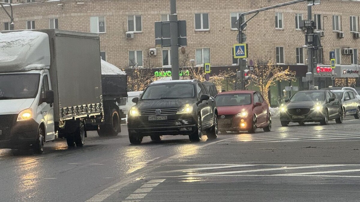    Автомобили. Фото Иван Бахарев / Автоновости дня