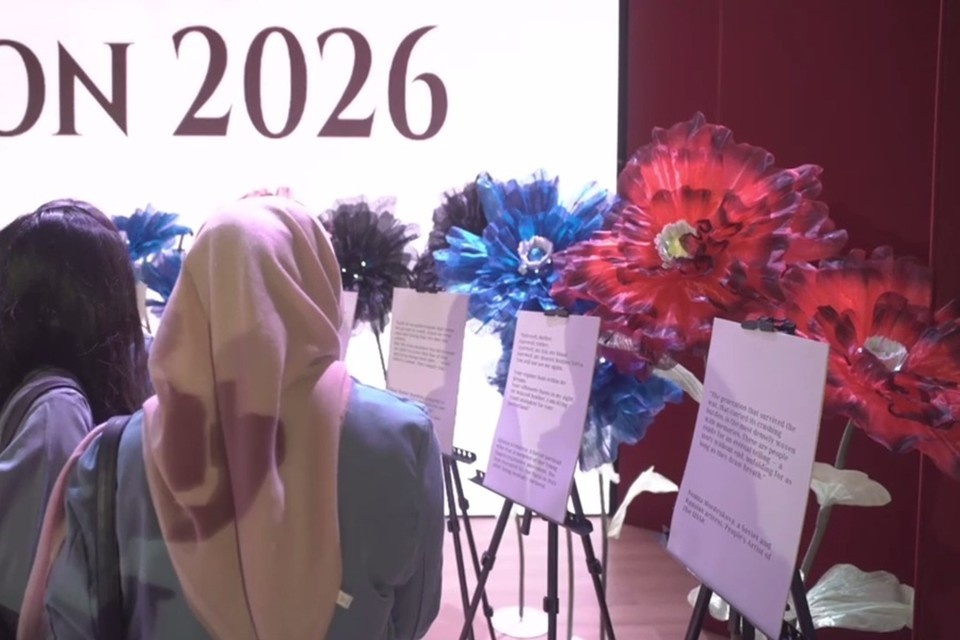    В Русском доме Джакарты открыли инсталляцию «Роза Донбасса». Фото: «Союз женщин» ДНР