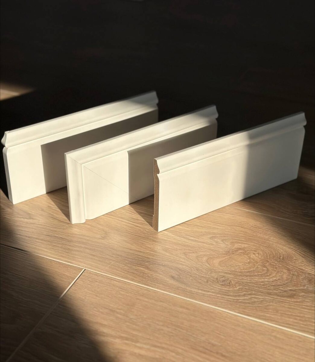 Примеры соединений на плинтусе из ЛДФ от Ultrawood. Плинтус до покраски.