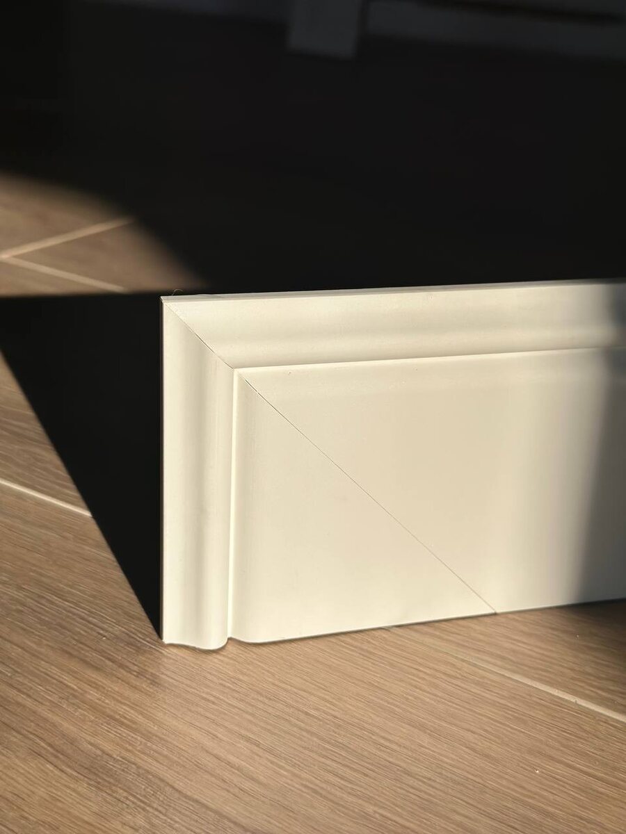 Соединение "конверт". Плинтус до покраски.