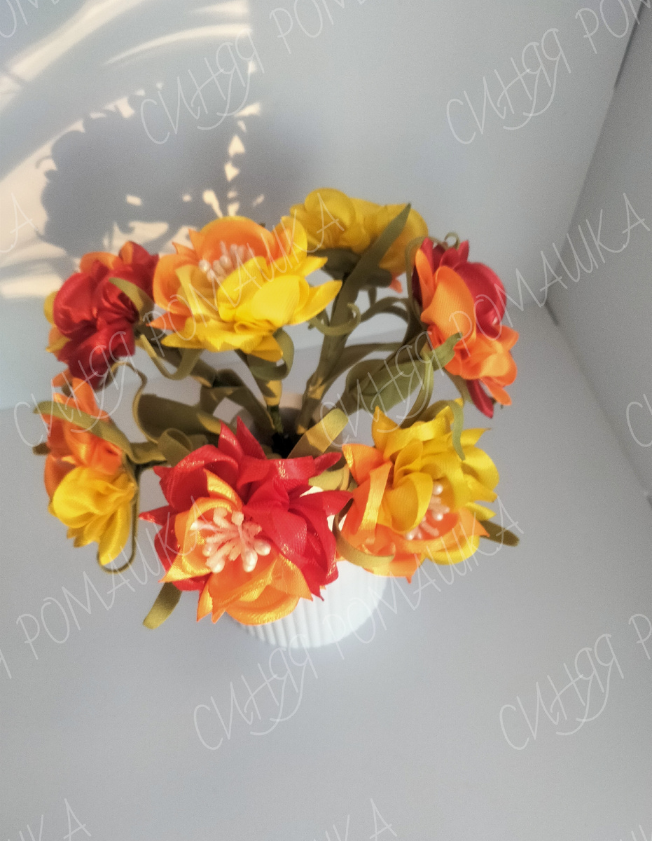 Букетик для бабушки – хранительницы семейного очага