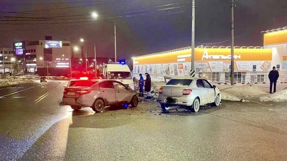    Три человека пострадали в ДТП с «Рено» и «Киа» в Рязани. Фото: Госавтоинспекция Рязанской области.