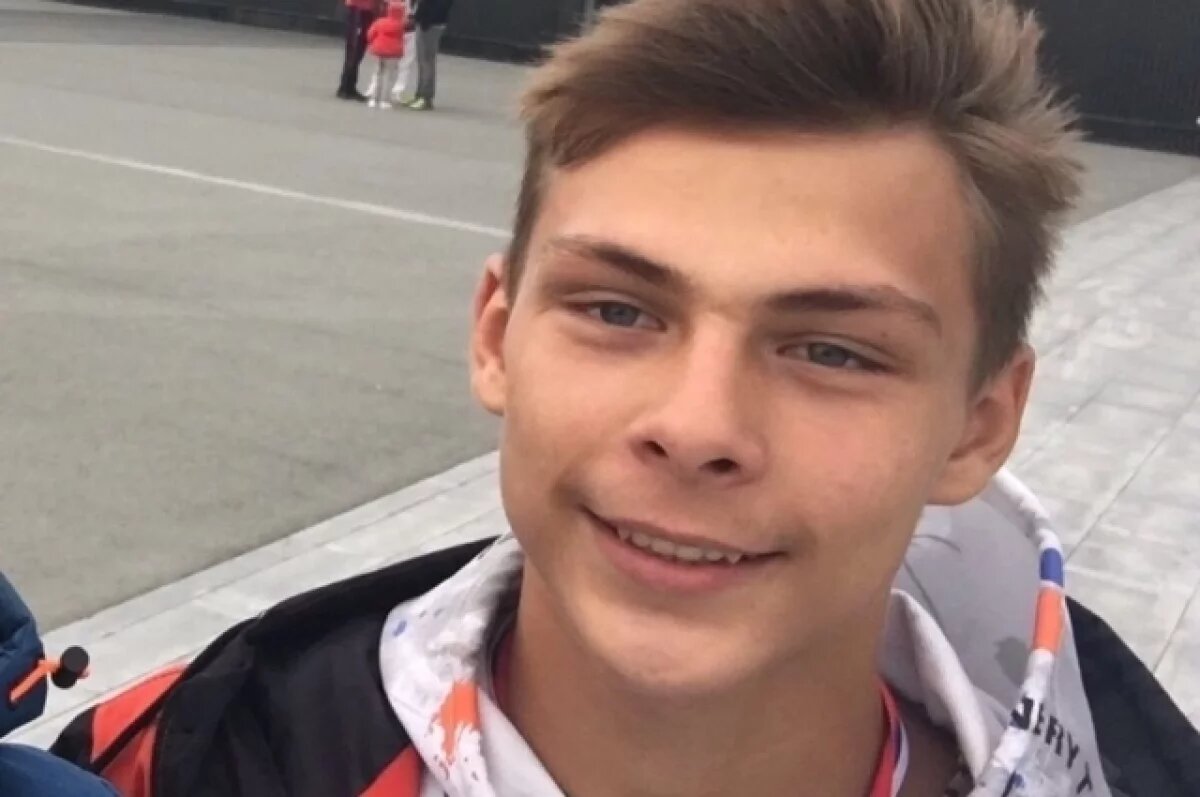    Умер на руках матери.