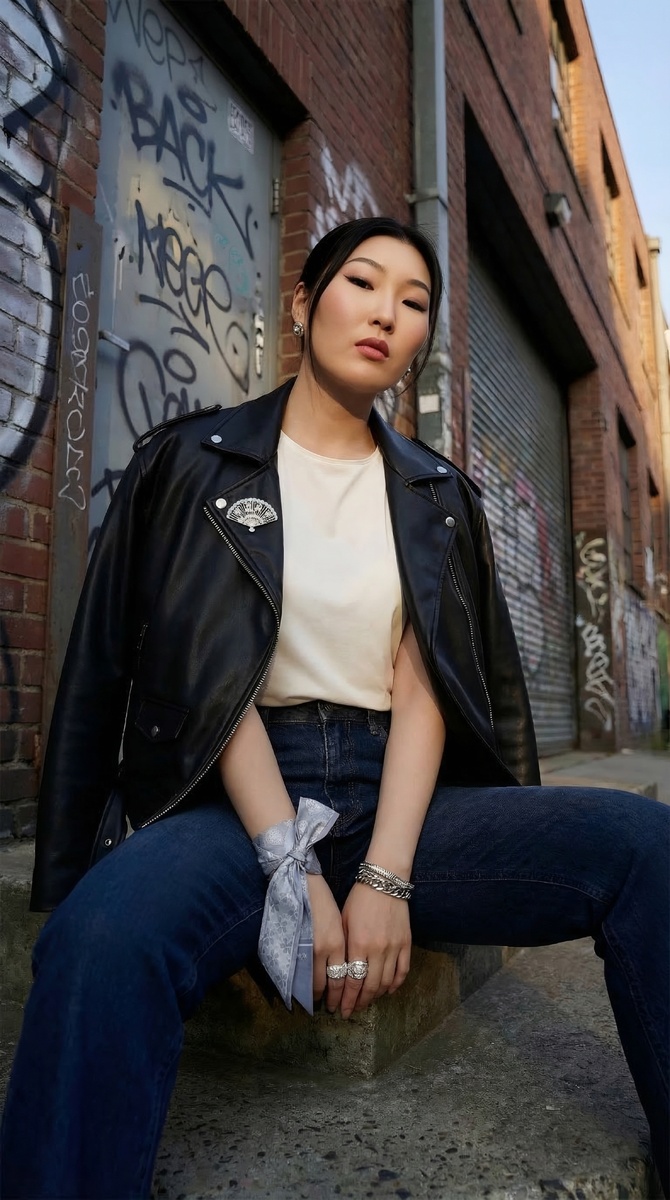 Бренд TRIORA, коллекция Япония: колье из голубого агата, дизайнерская брошь "Японский веер" и шелковый шарфик Твилли