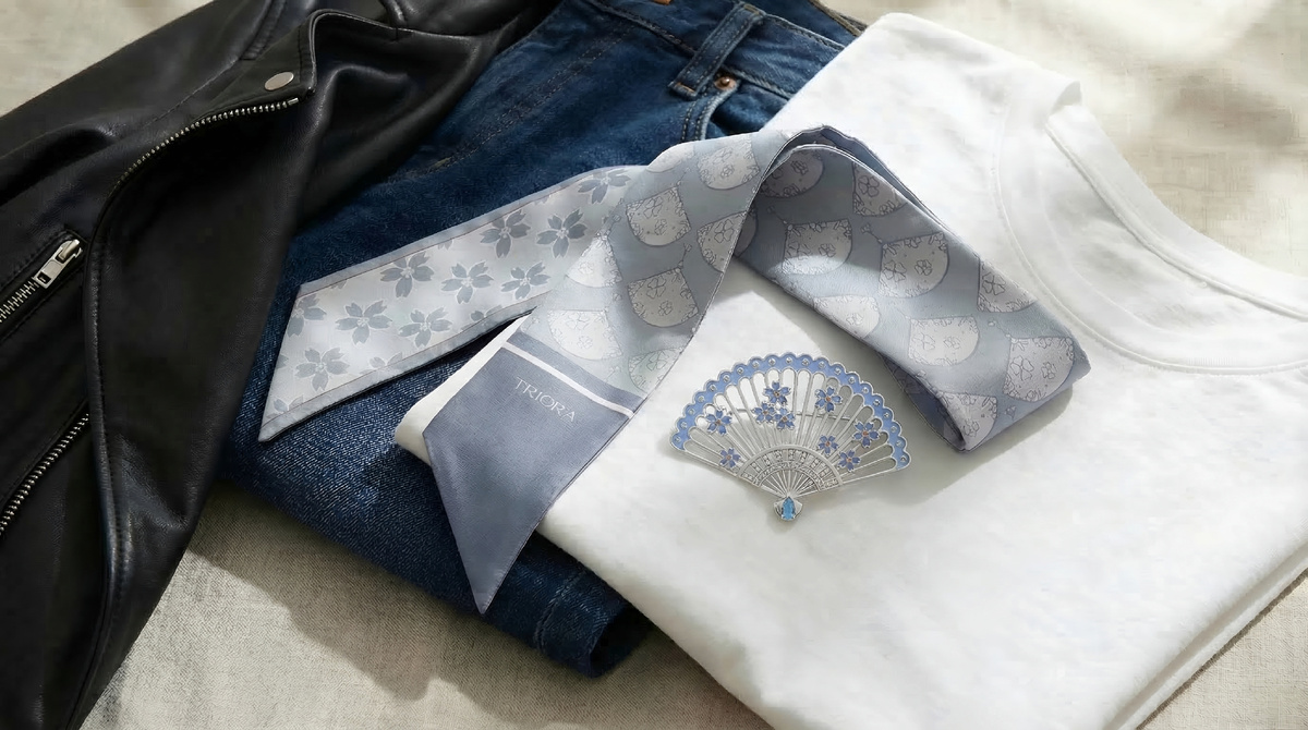 Бренд TRIORA, коллекция Япония: колье из голубого агата, дизайнерская брошь "Японский веер" и шелковый шарфик Твилли