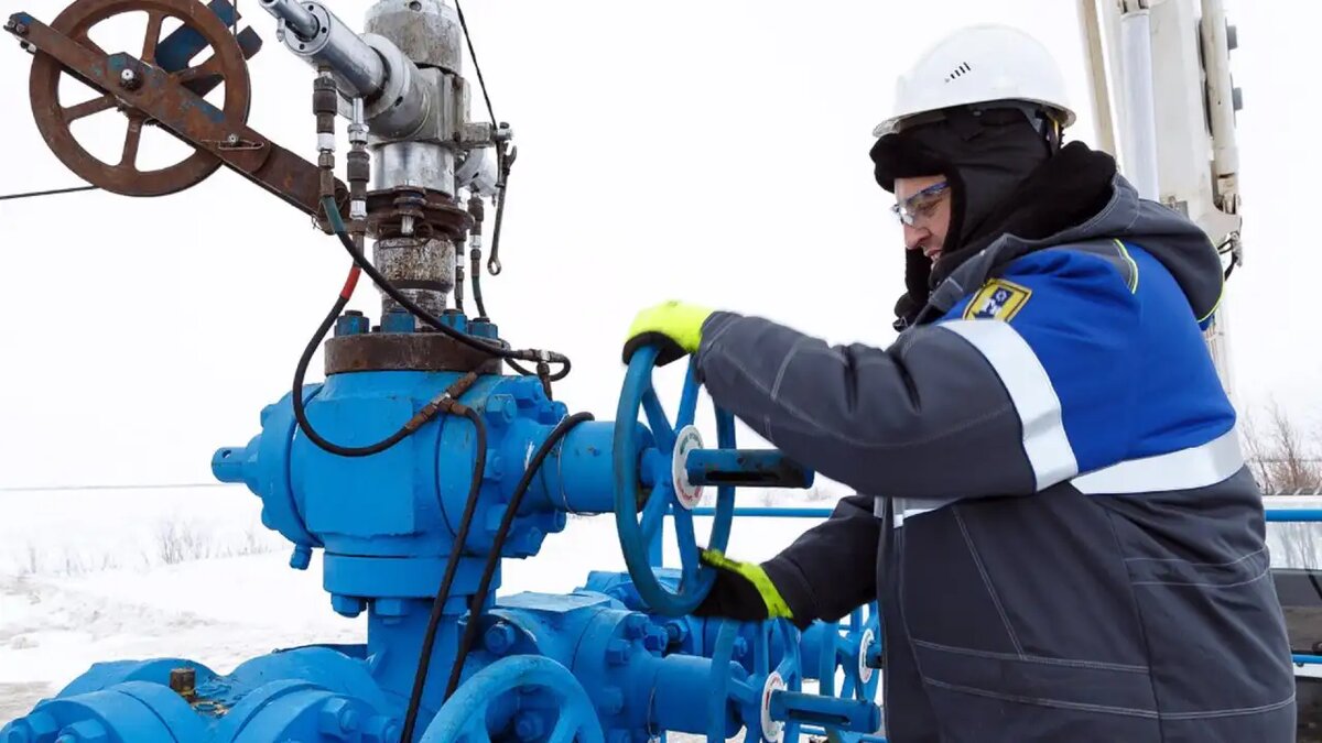    Транспортировка нефтепродуктов. © gazprom.ru