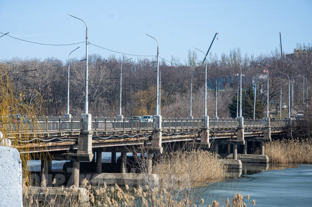 Мост по бульвару Шевченко в Донецке /Фото: Давид Худжец