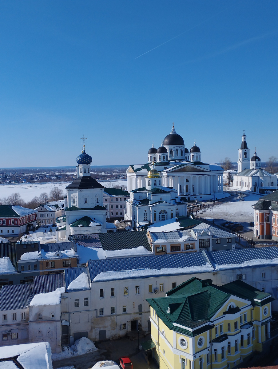Вид на центр Арзамаса с колокольни Спаса-Преображенского монастыря