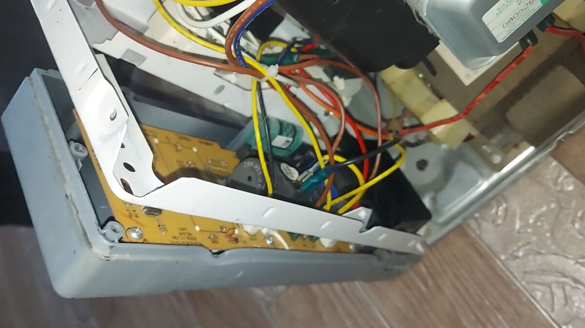 Разбор передней панели.