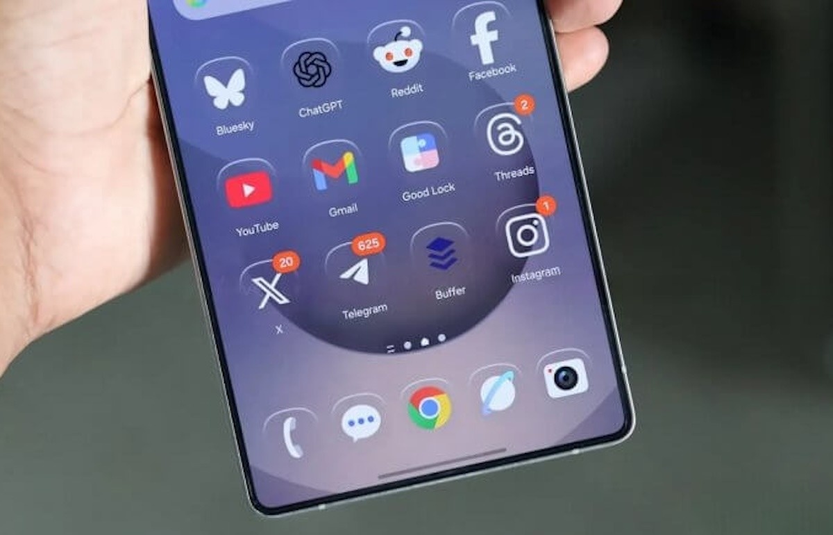    Liquid Glass применяется даже в моделях именитых брендов, вроде Samsung. Не говоря уже о приложениях. Изображение: samlover.com