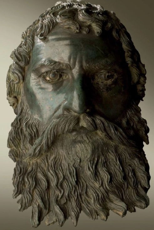 Броновая голова Севта из гробницы